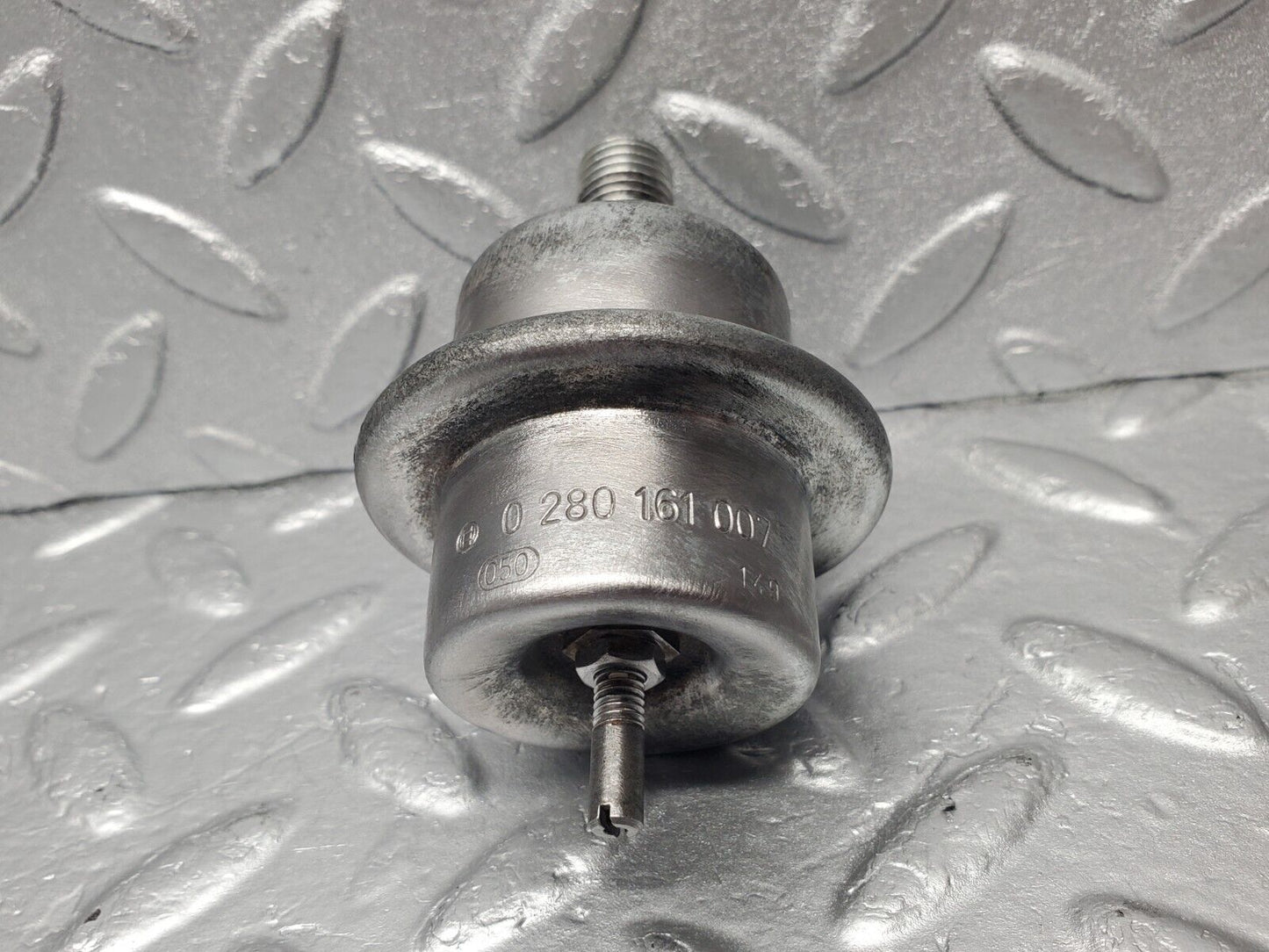 46589 Mercedes-Benz C123 280CE Coupe Fuel Pressure Regulator Bosch 0280161007