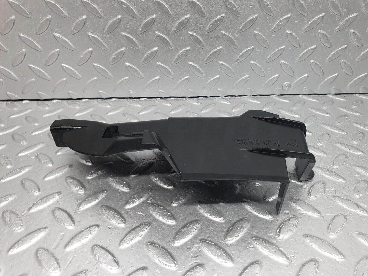 40907 Mercedes-Benz W126 300SE Front Right Door Lock Inner Cover 1267230408