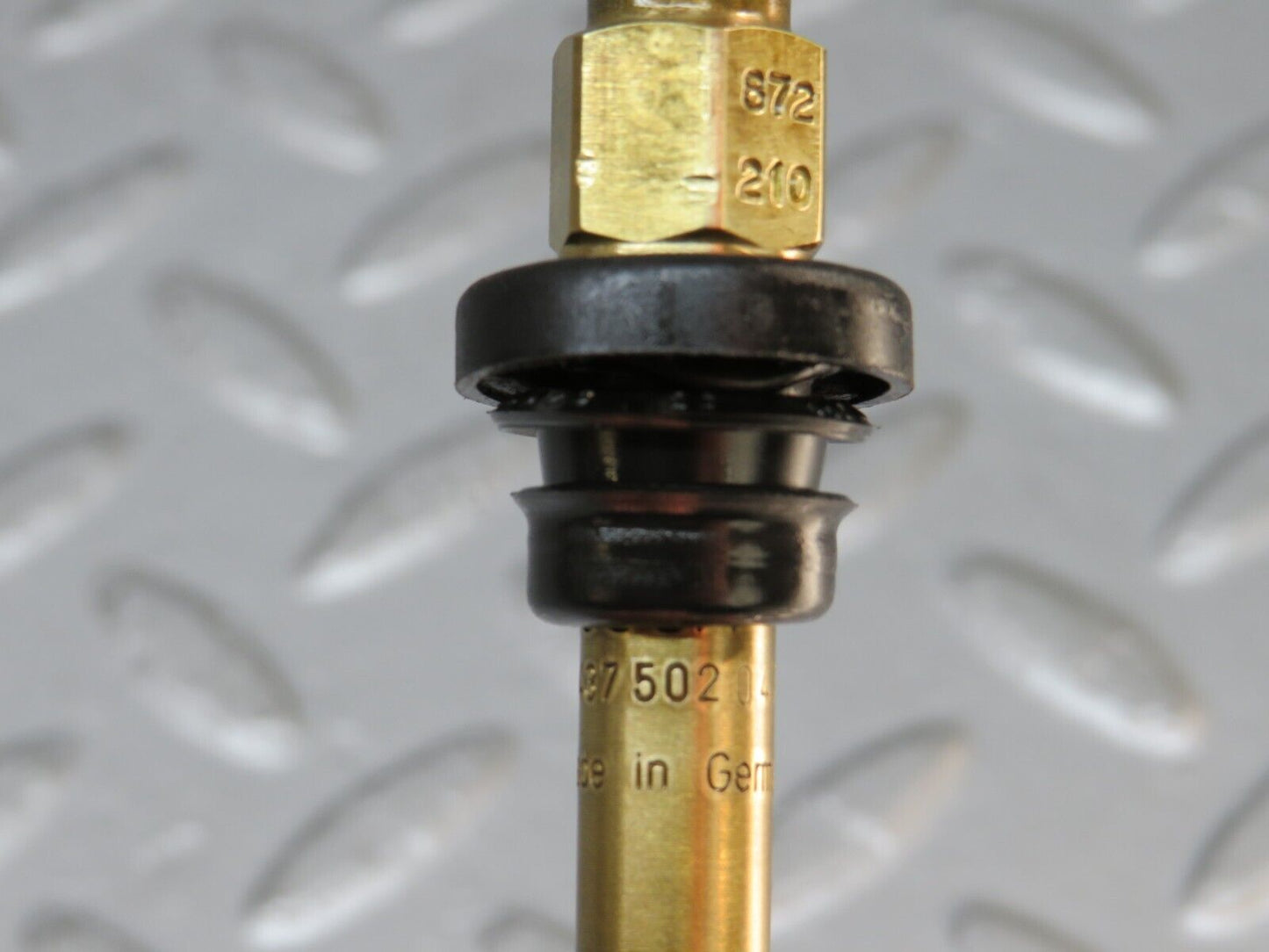 34473 Mercedes-Benz C126 380SEC Coupe Fuel Injector Bosch 0437502047