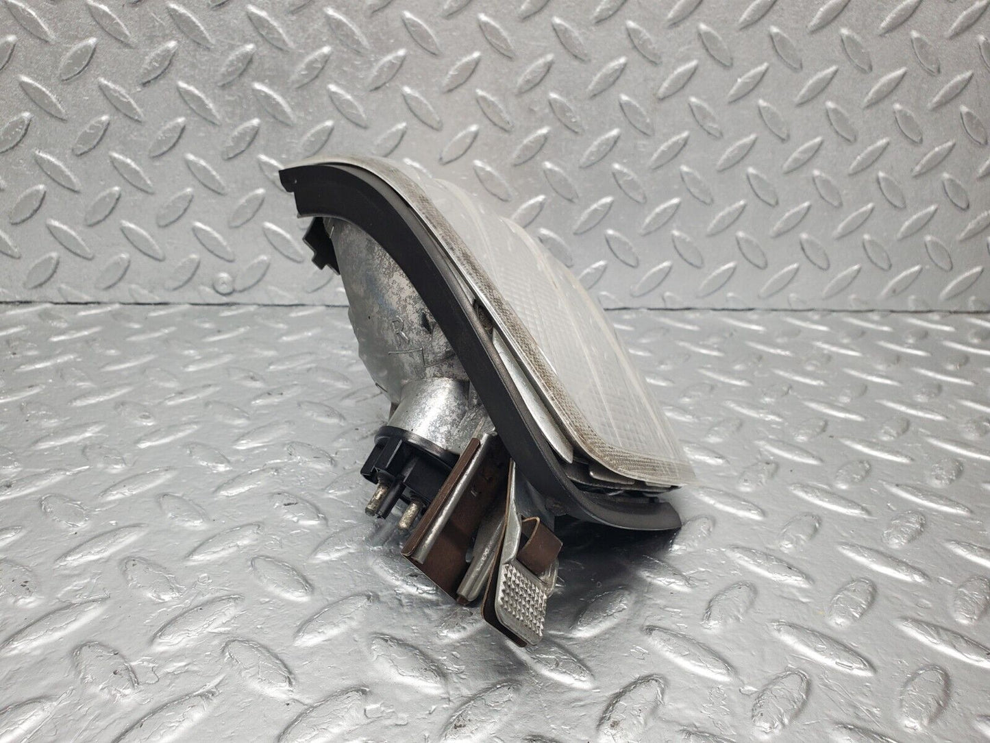 46901 Mercedes-Benz R129 320SL Coupe Front Right Indicator Light Bosch 1298261043 1315106917