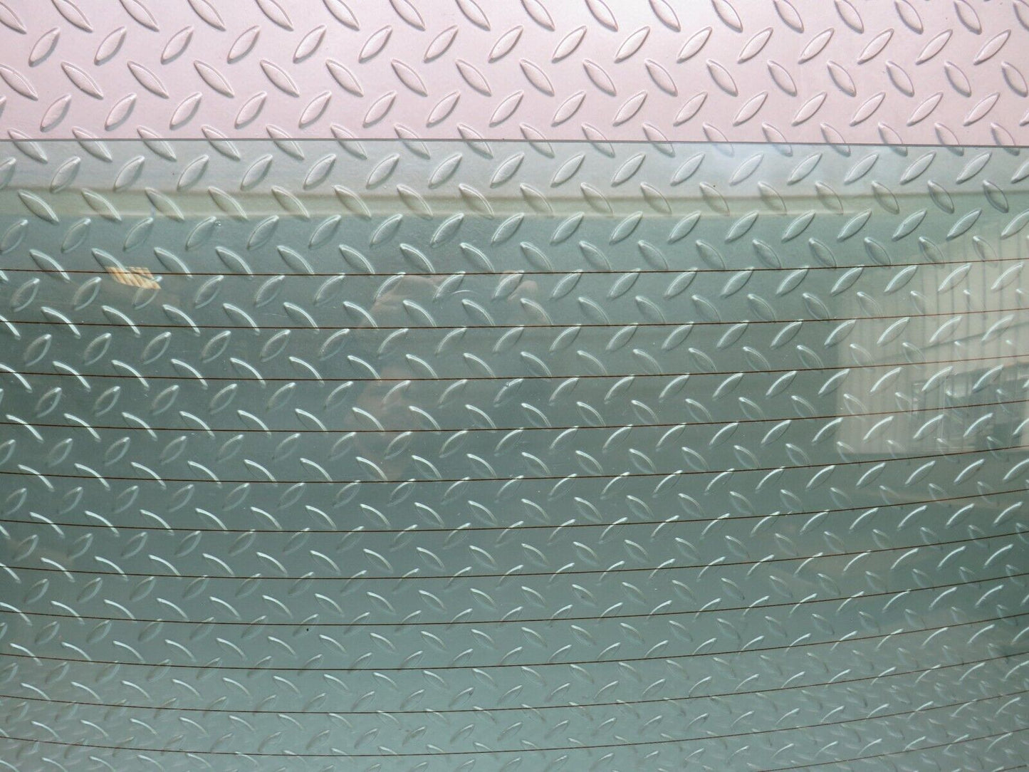 27339 Mercedes-Benz W123 280E Rear Heated Windscreen Glass