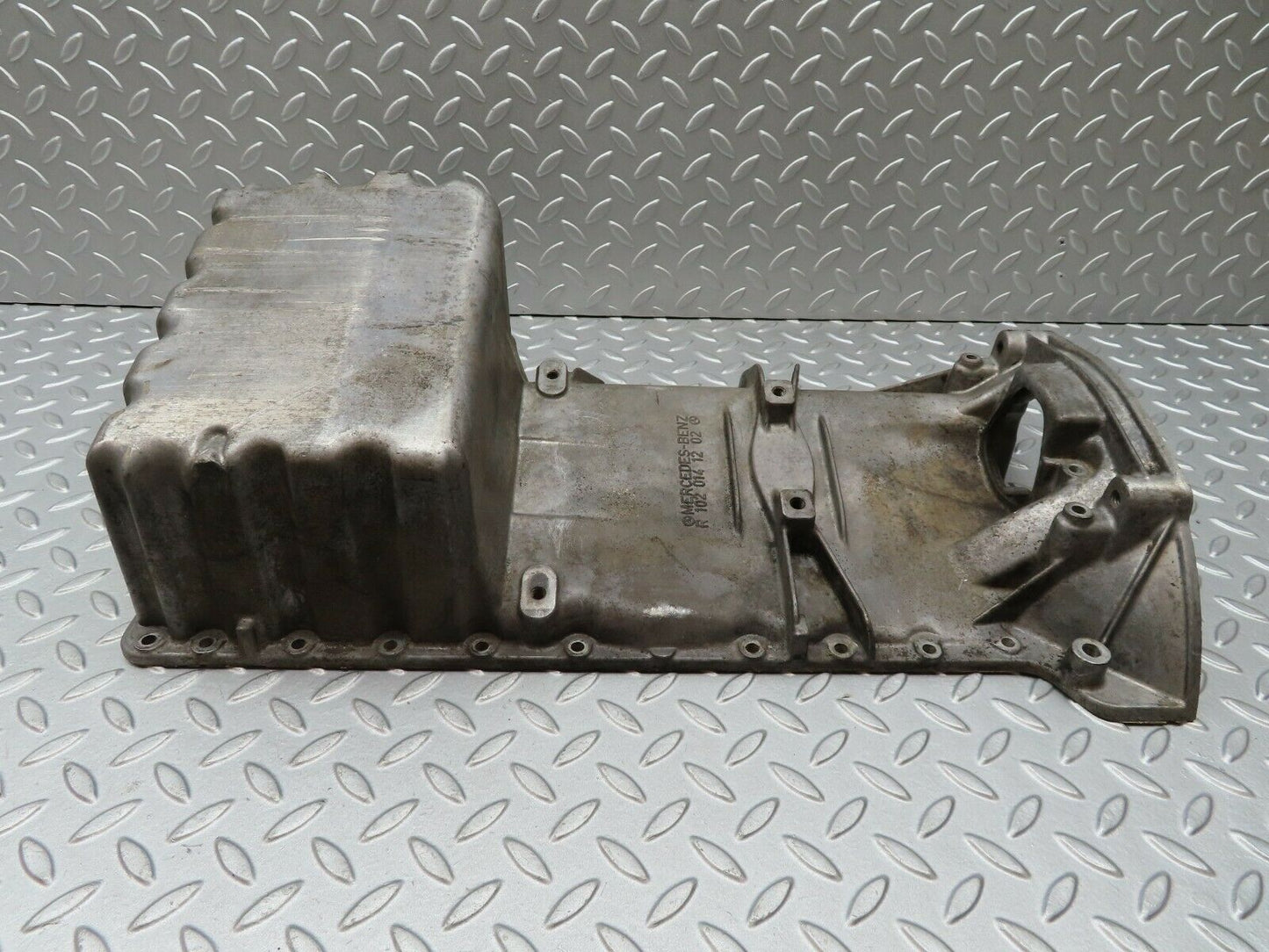 4094 Mercedes-Benz S123 200T Wagon Oil Pan Oil Sump 1020141202