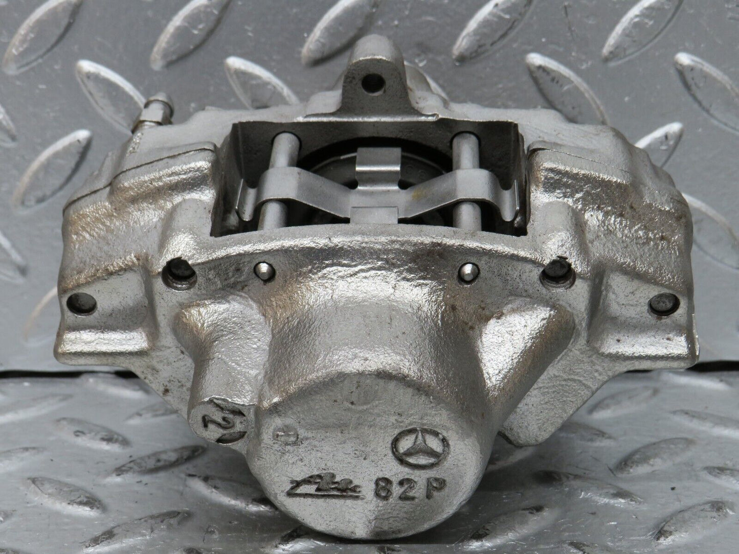 27649 Mercedes-Benz S124 300TE Wagon Rear Left Brake Caliper