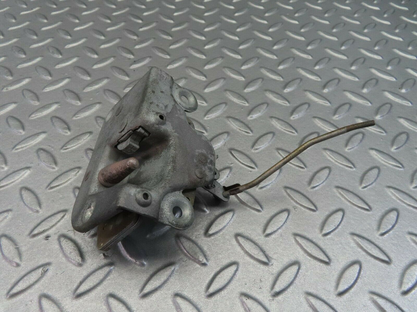 7857 Mercedes-Benz W115 220D Front Right Door Lock Mechanism