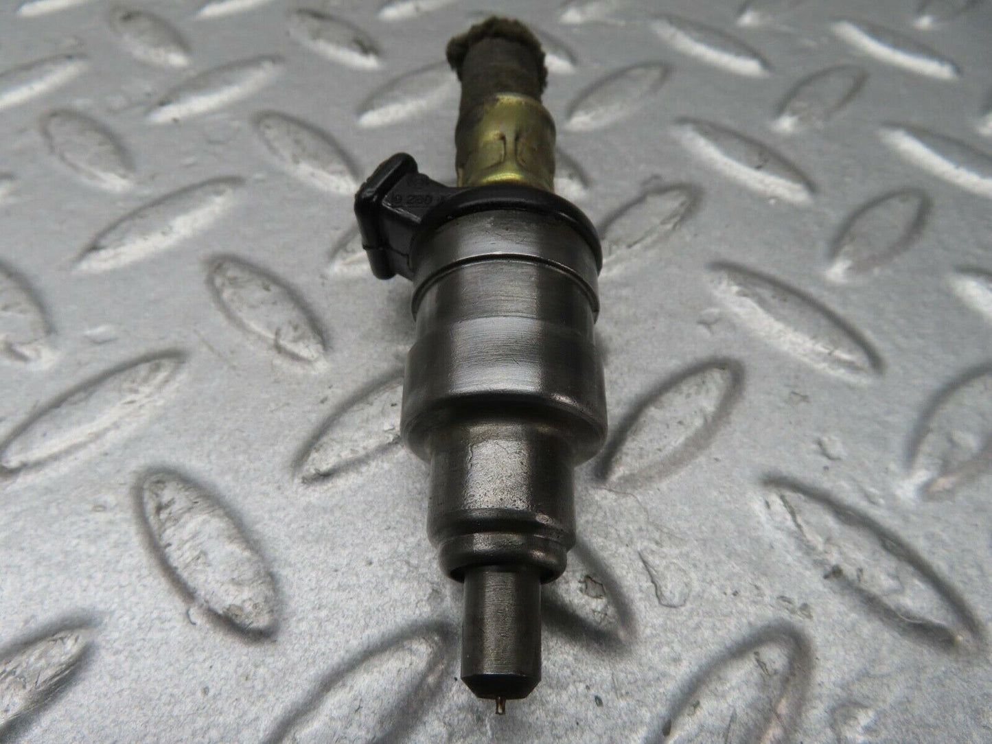 13336 Mercedes-Benz W116 350SE Fuel Injector Bosch 0280150001