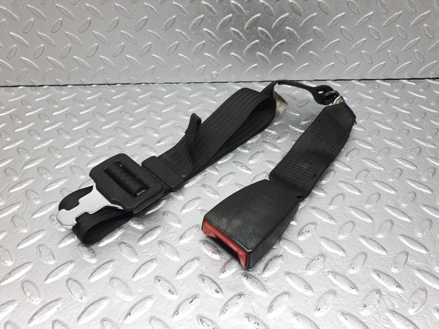 40820 Mercedes-Benz W123 300D Rear Seat Belt Set With Buckles 1238607885 1238607185 1238604969