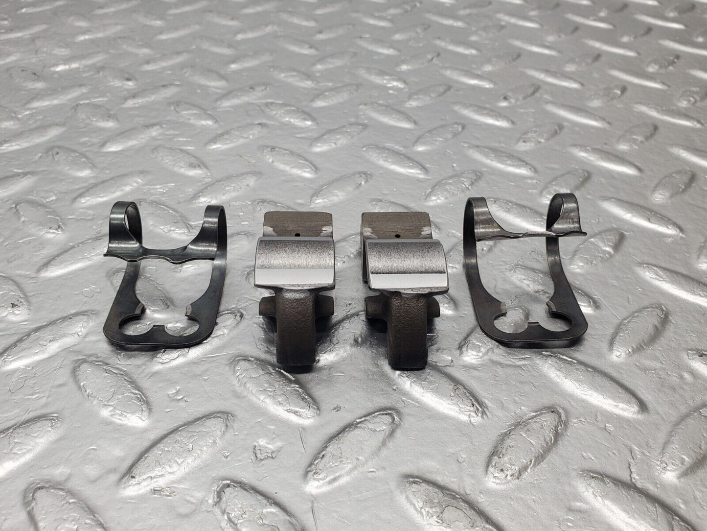 46609 Mercedes-Benz C123 280CE Coupe Valve Rocker Arm With Spring And Tappet