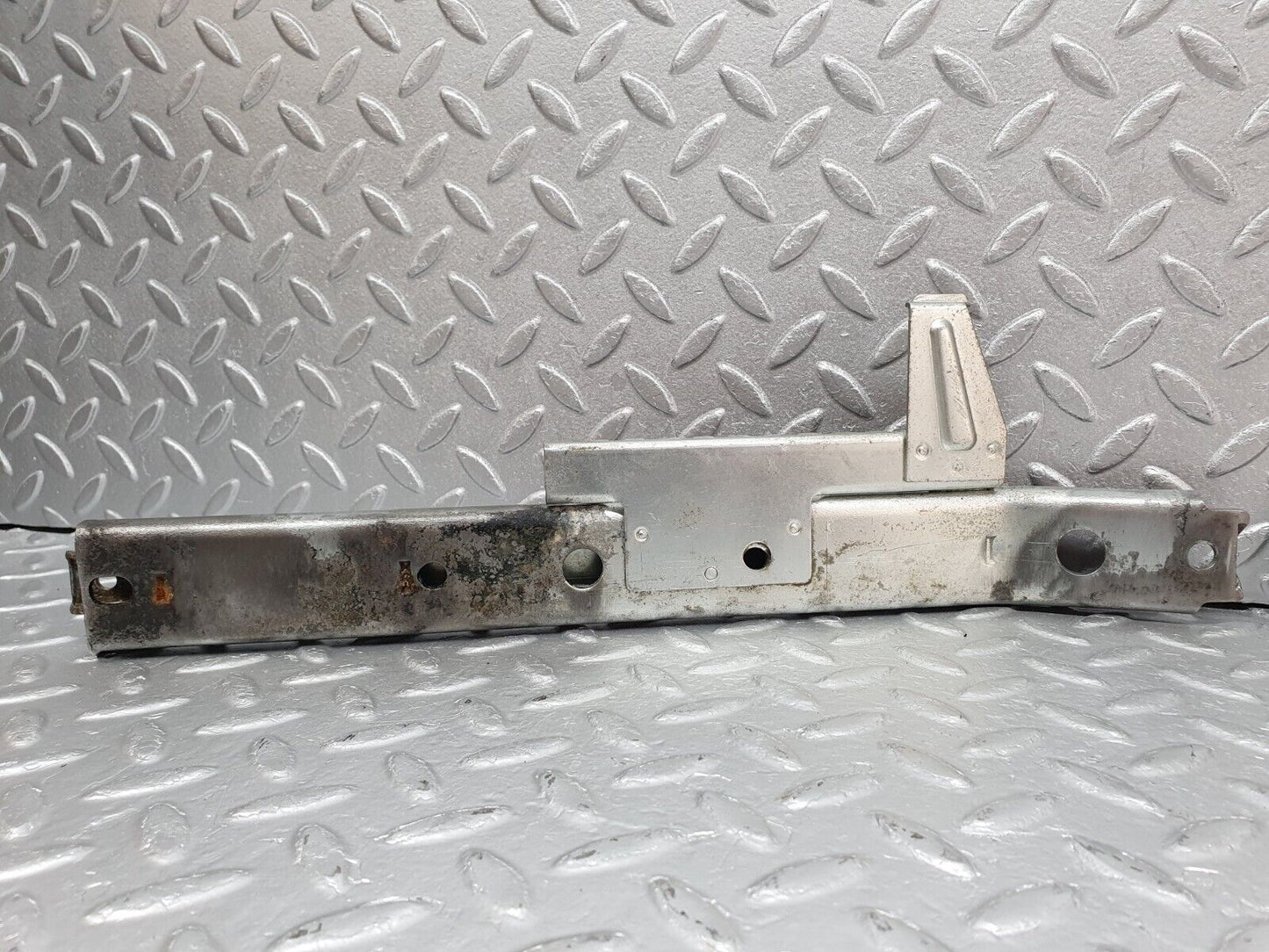 40804 Mercedes-Benz W123 300D Front Right Seat Rail Pair