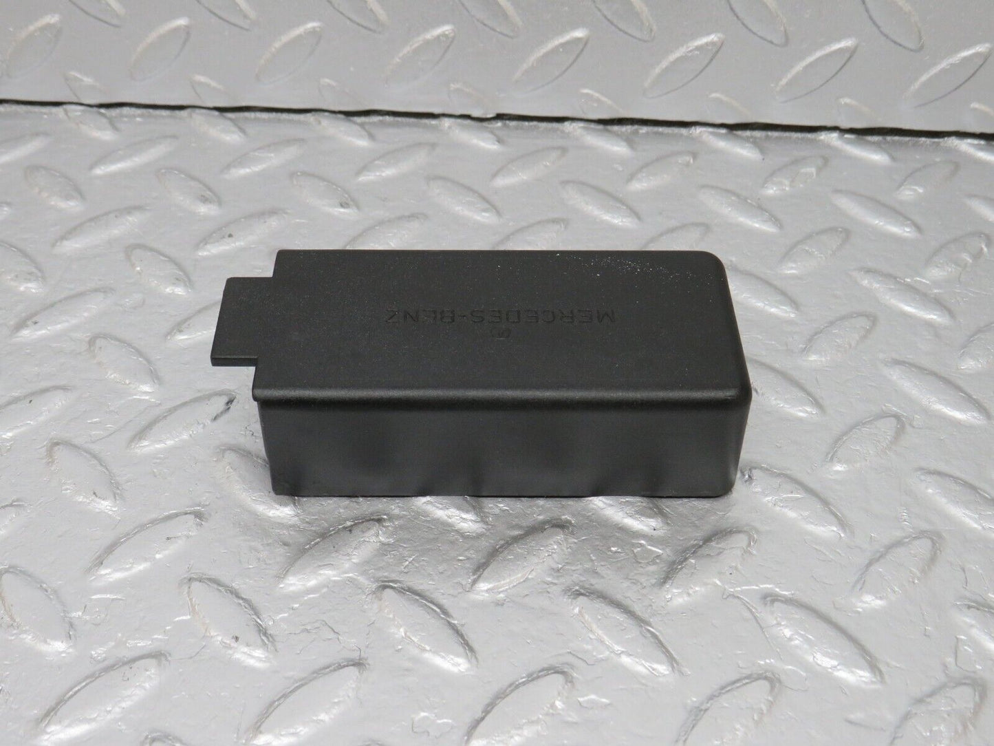 40669 Mercedes-Benz W123 300D Glow Plug Relay Cover 0005454245 3330591371