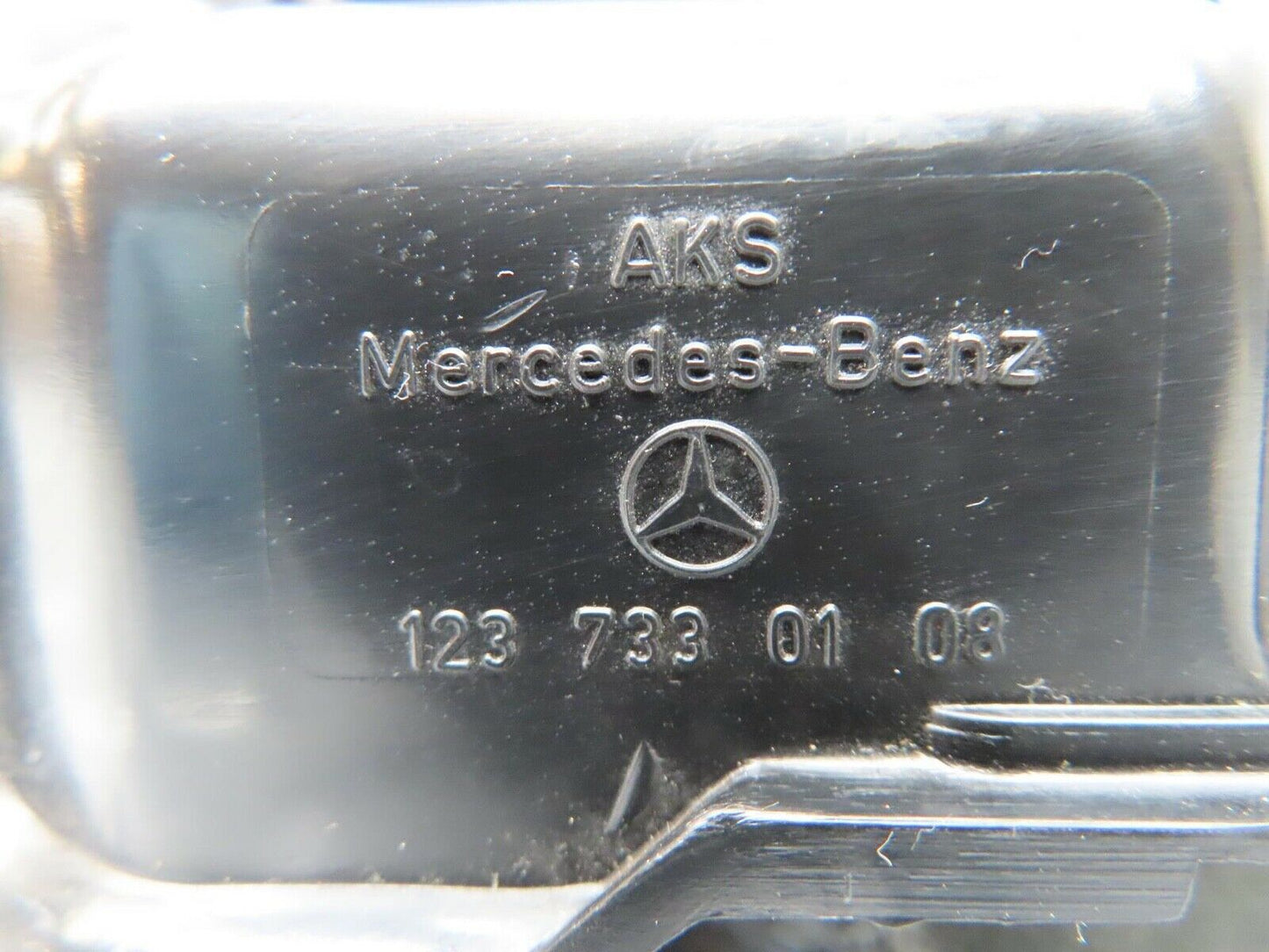 16053 Mercedes-Benz W123 280E Rear Left Door Lock Mechanism 1237330108