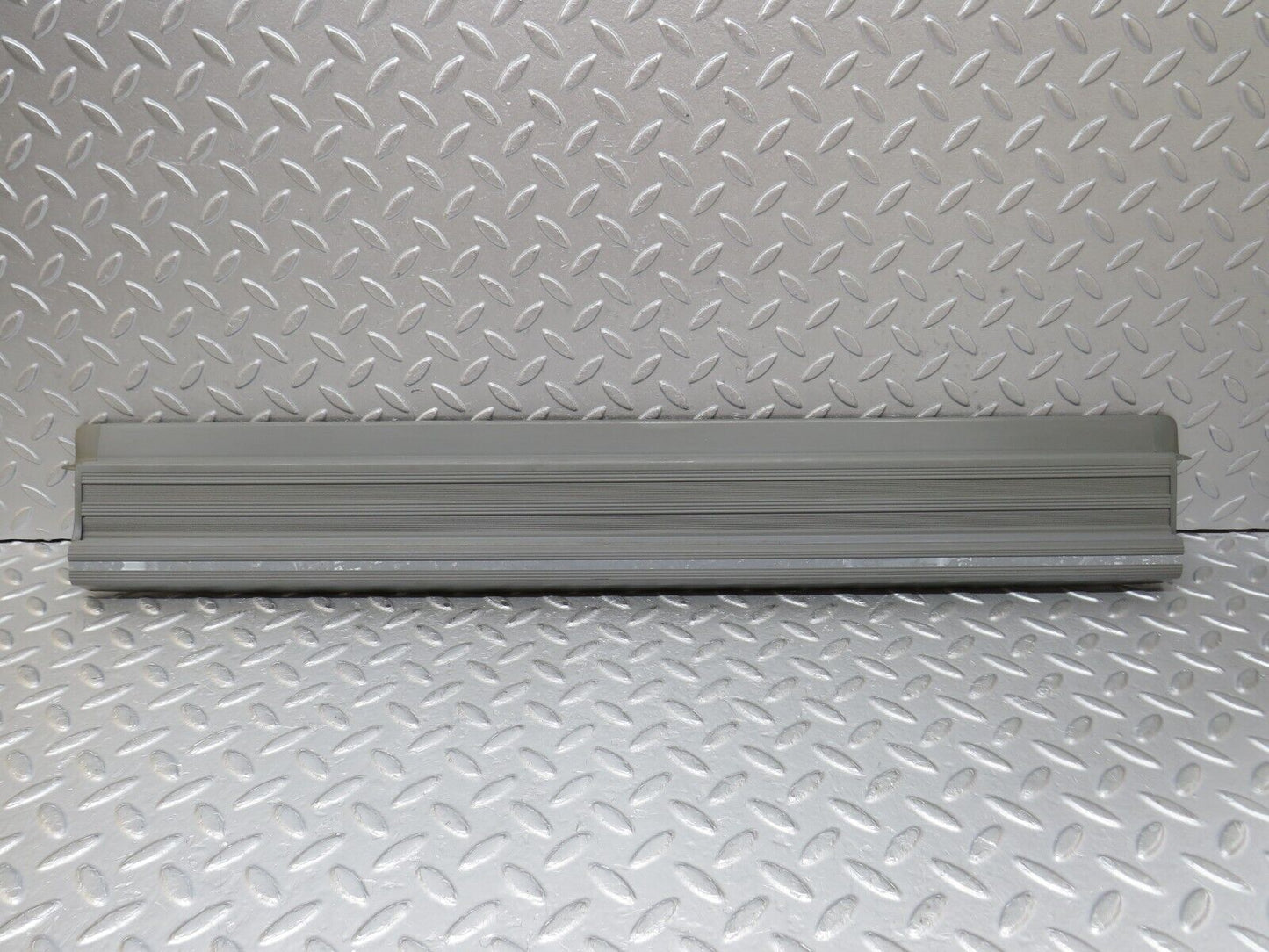 35989 Mercedes-Benz W126 420SE Front Right Door Sill Trim Grey