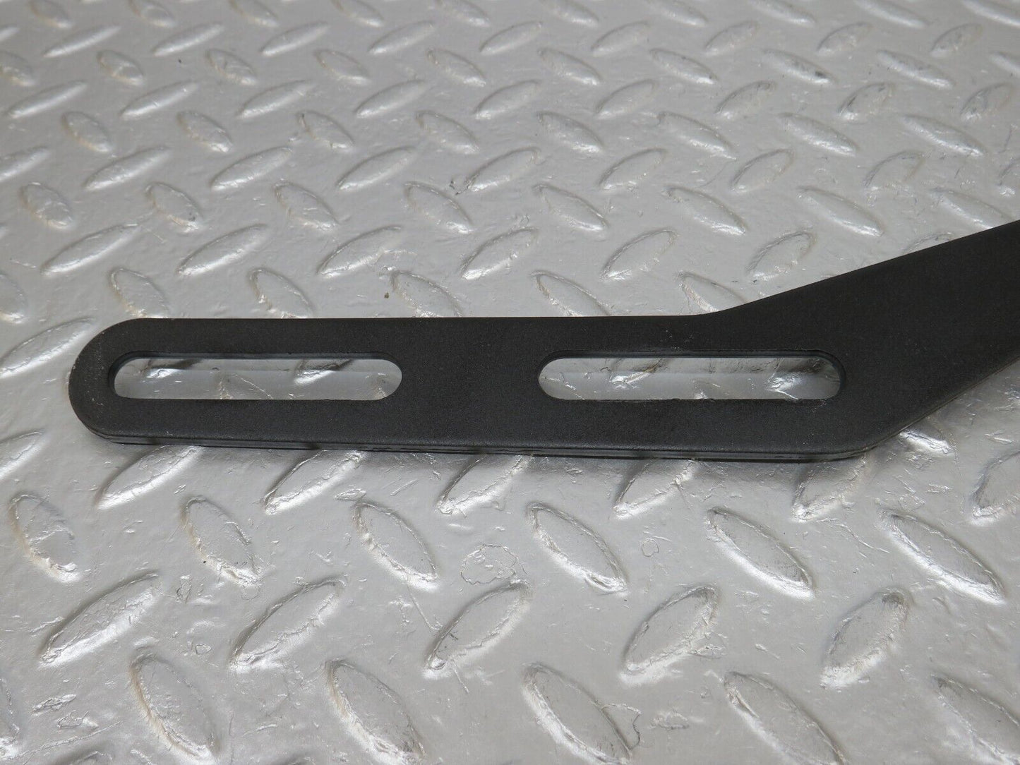 34611 Mercedes-Benz C126 380SEC Coupe Exhaust Bracket