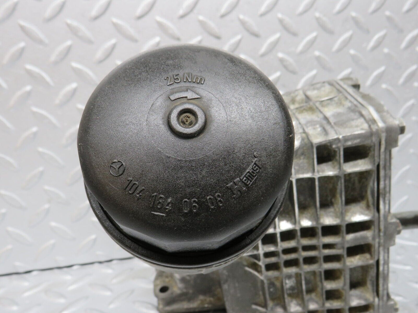 38169 Mercedes-Benz A124 320E Cabriolet Oil Filter Housing 1041840608