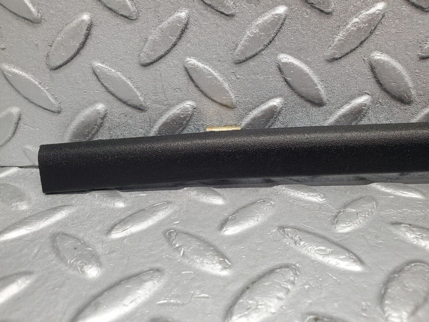 46975 Mercedes-Benz R129 320SL Coupe Right Door Seal Window Weatherstrip