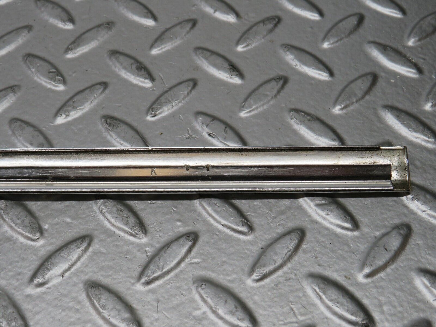 28472 Mercedes-Benz S123 240D Wagon Front Left Door Chrome Moulding Trim