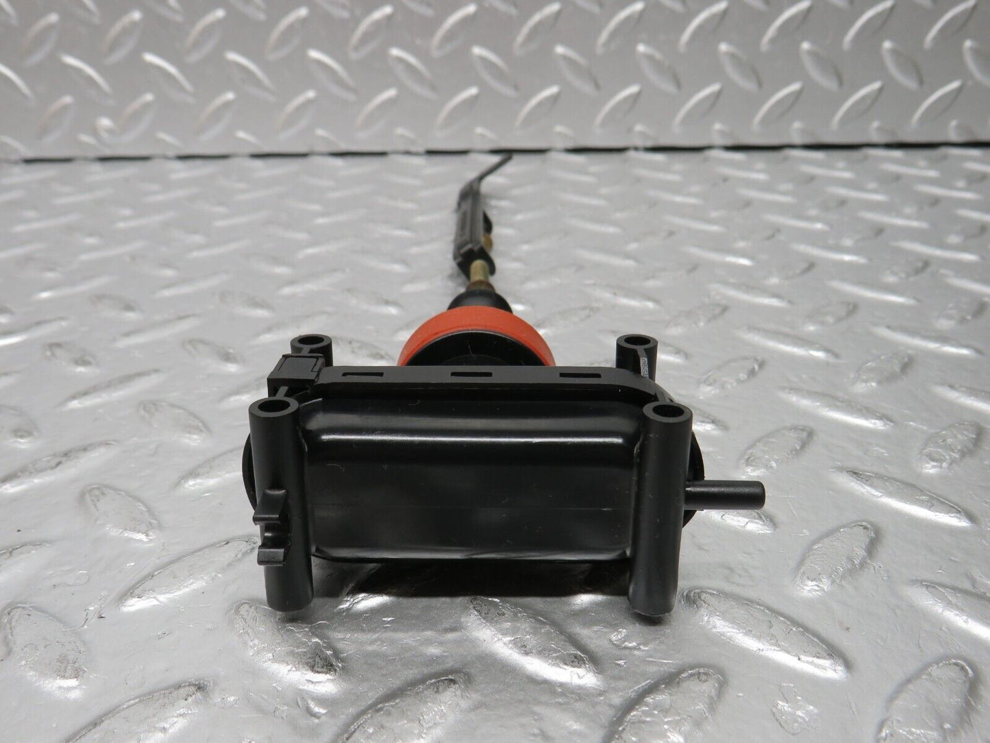 30687 Mercedes-Benz W201 190E 2.0L Trunk Lock Vacuum Actuator 2018050040