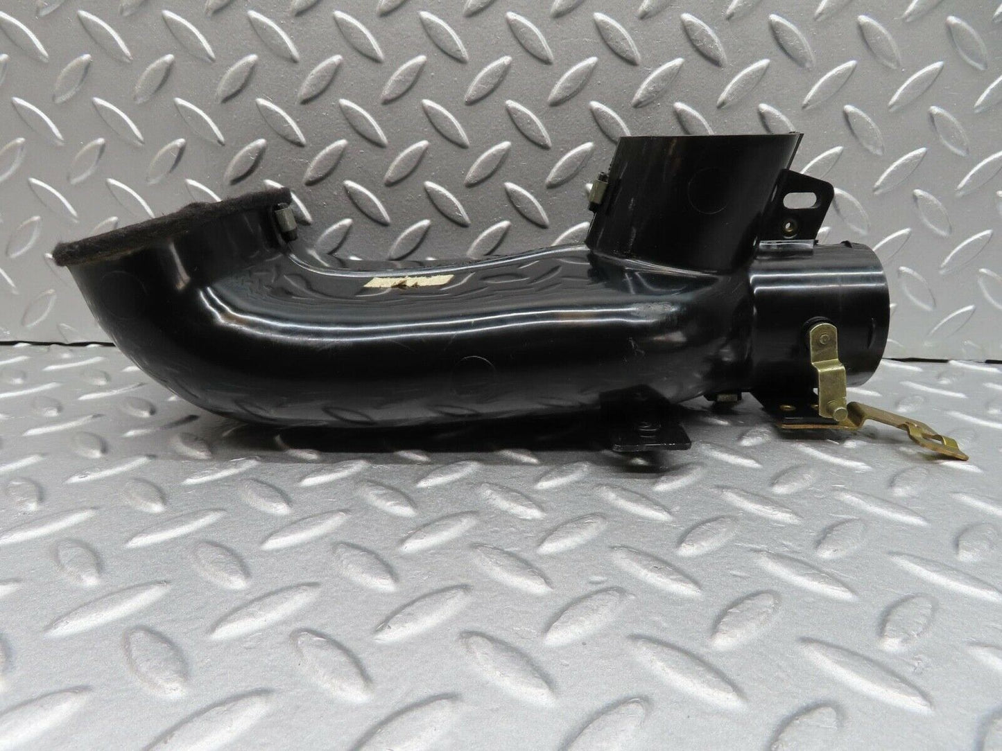 13985 Mercedes-Benz C107 280SLC Heater Air Duct