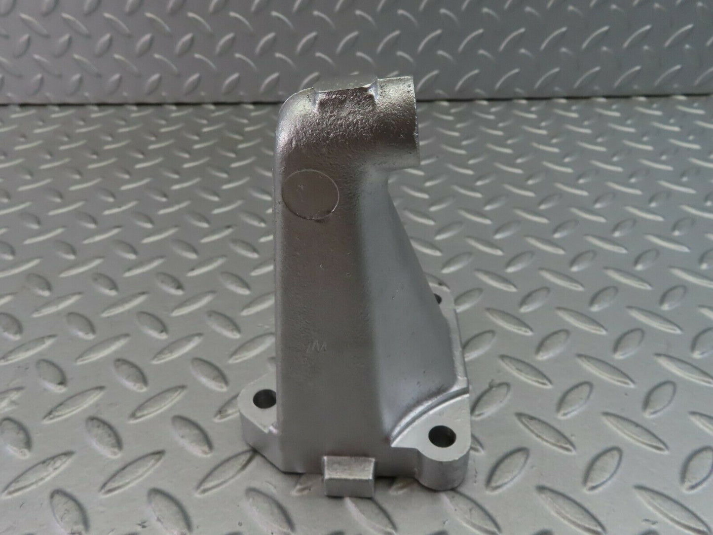 7751 Mercedes-Benz S123 230TE Wagon Engine Mount Bracket Right Side 1022230304