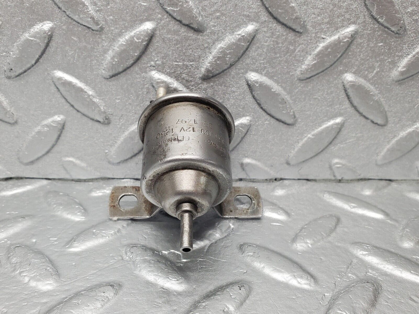 46468 Mercedes-Benz C123 280CE Coupe Vacuum Valve Pierburg 7.12961.00