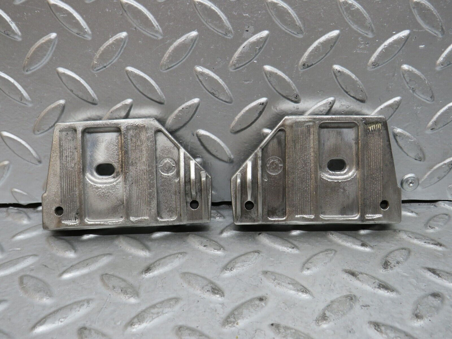 29124 Mercedes-Benz C124 320CE Window Guide Pad Pair 1247250232 1247250132