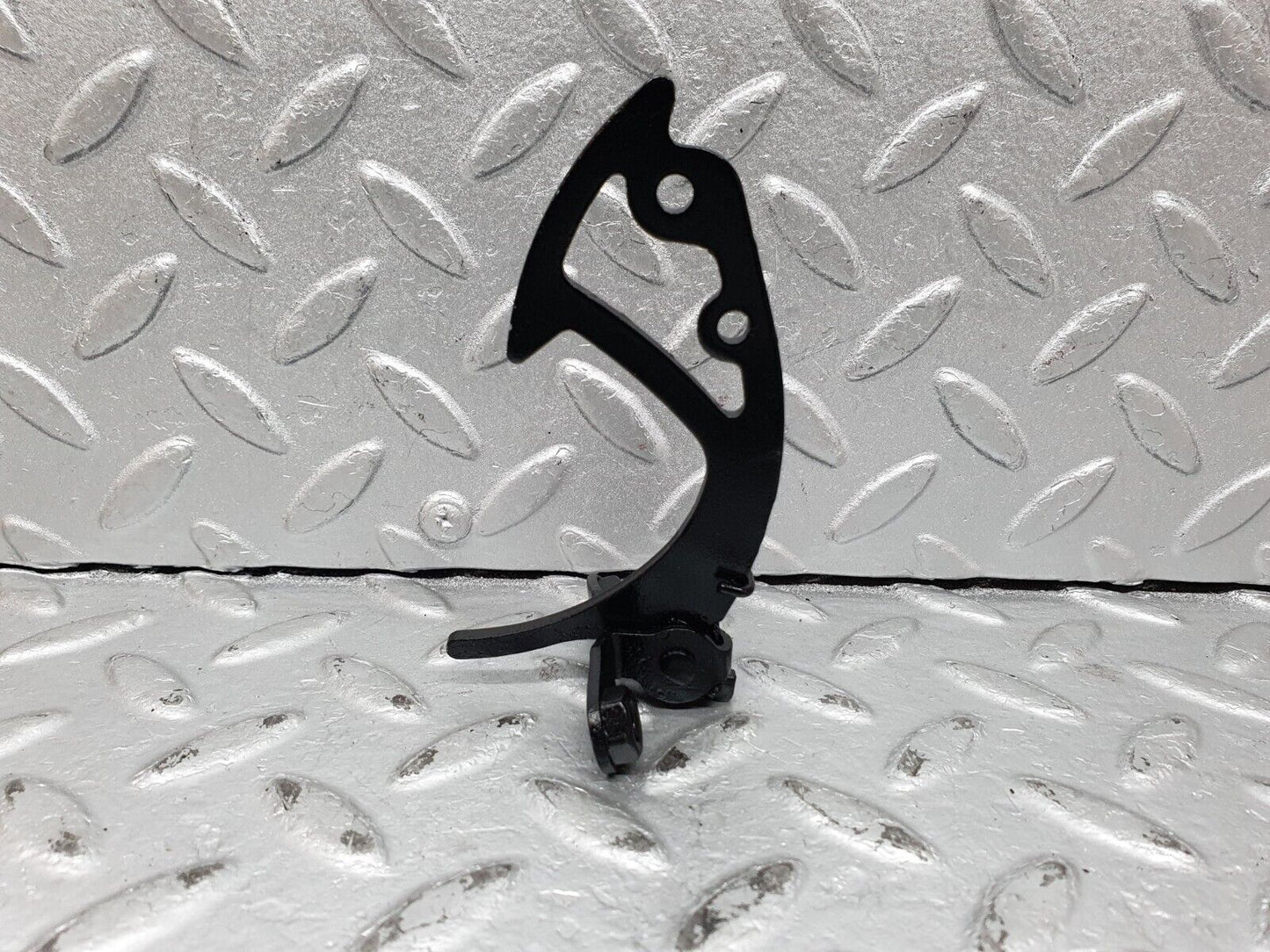 41166 Mercedes-Benz W126 300SE Bonnet Safety Latch