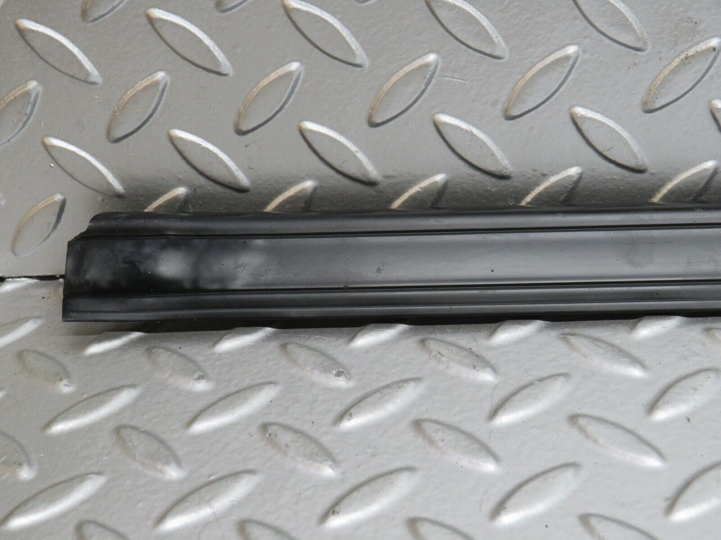 33499 Mercedes-Benz W202 C180 Skirt Sill Moulding Trim Right Side 2026800274