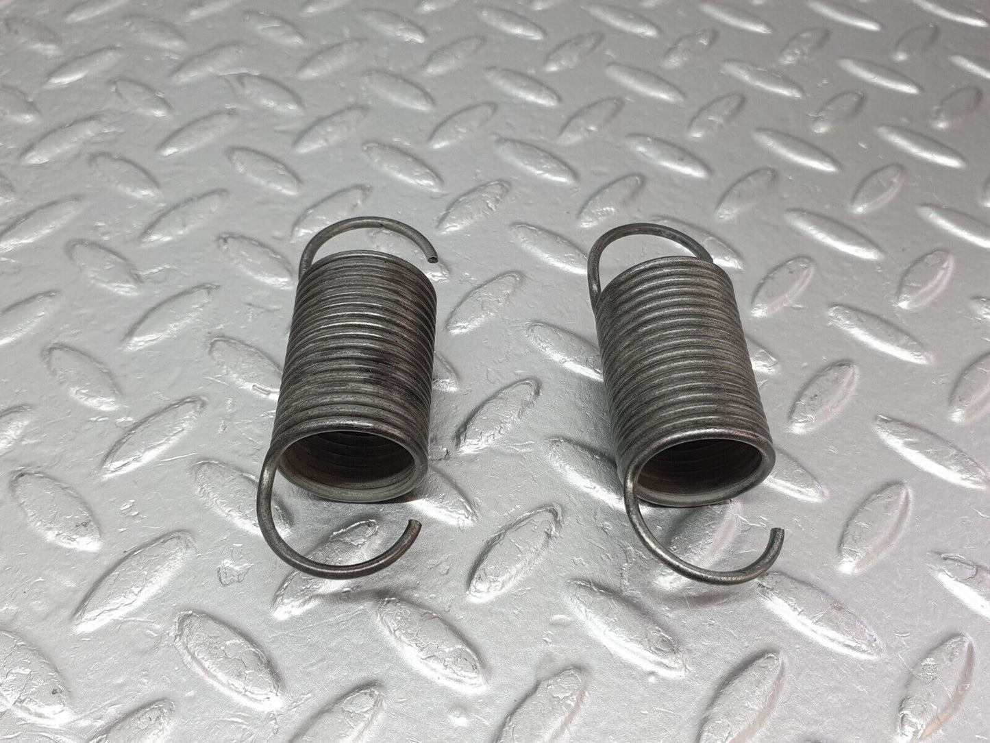40793 Mercedes-Benz W123 300D Front Seat Adjustment Spring Pair