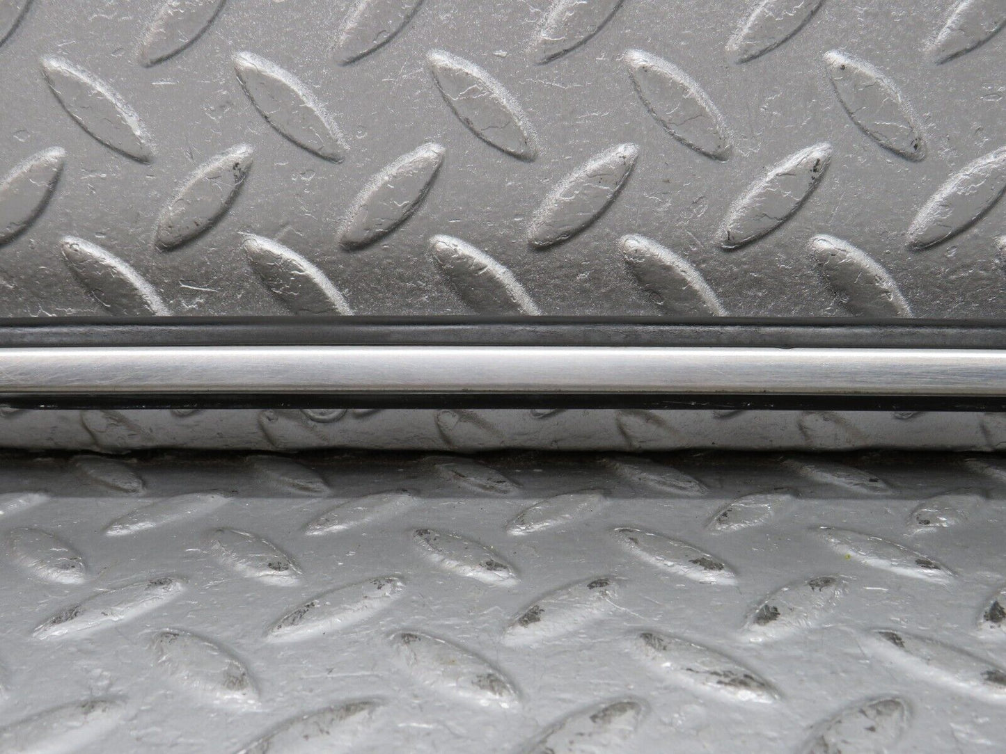 40637 Mercedes-Benz W123 300D Trunk Boot Lid Chrome Moulding Trim