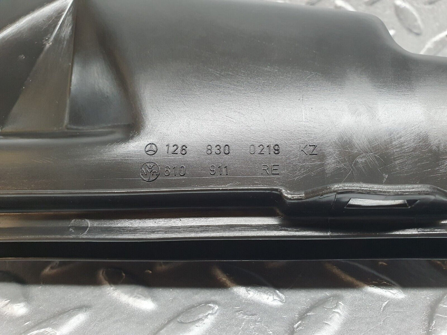 43494 Mercedes-Benz C126 380SEC Coupe Dashboard Air Vent Duct 2x 1268300219