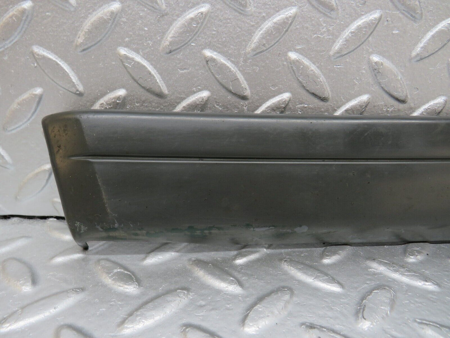 33995 Mercedes-Benz W124 260E Front Left Fender Wing Lower Moulding Trim