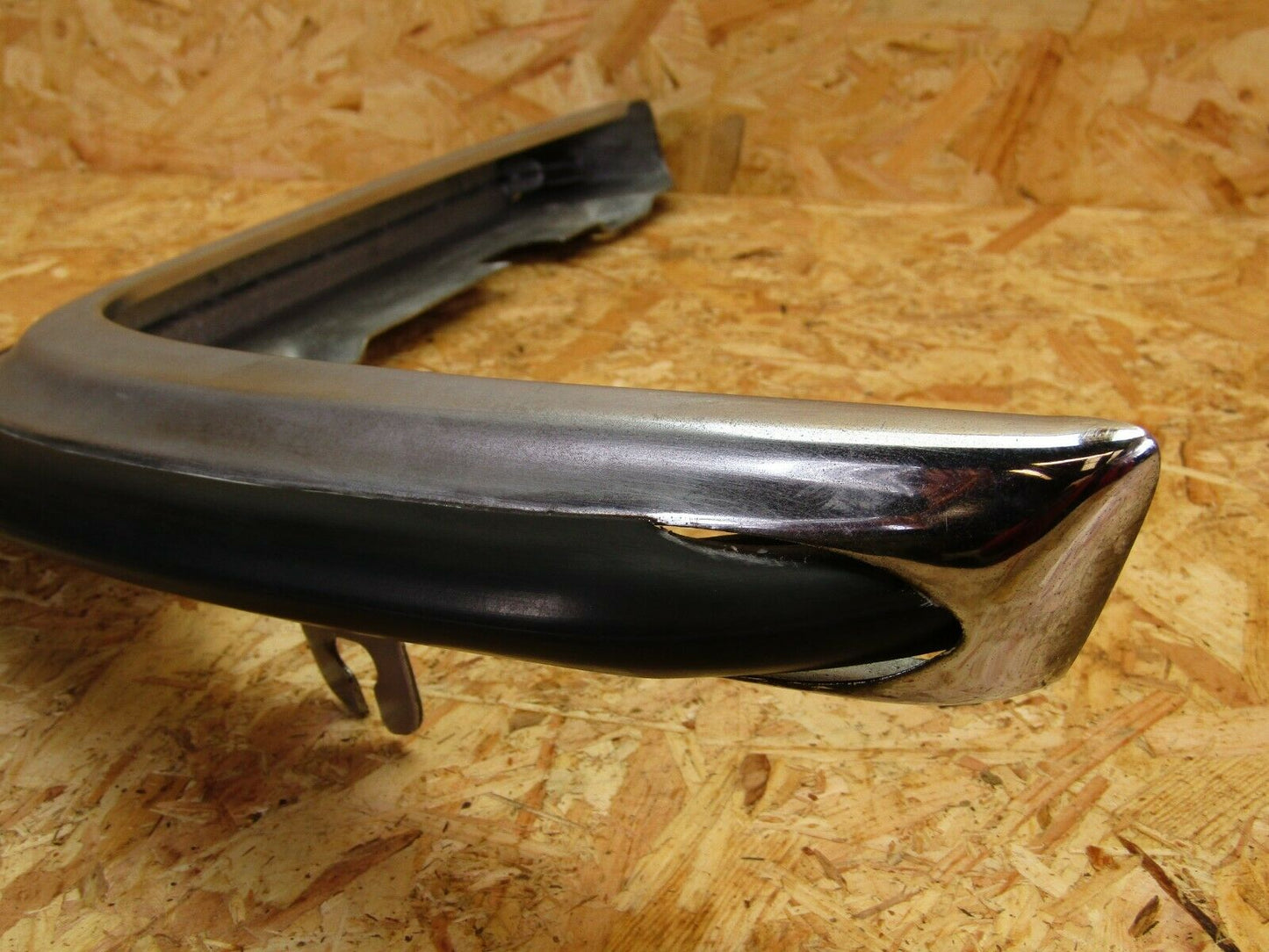 2157 Mercedes-Benz W116 350SE Front Left Upper Bumper Corner 1168800170
