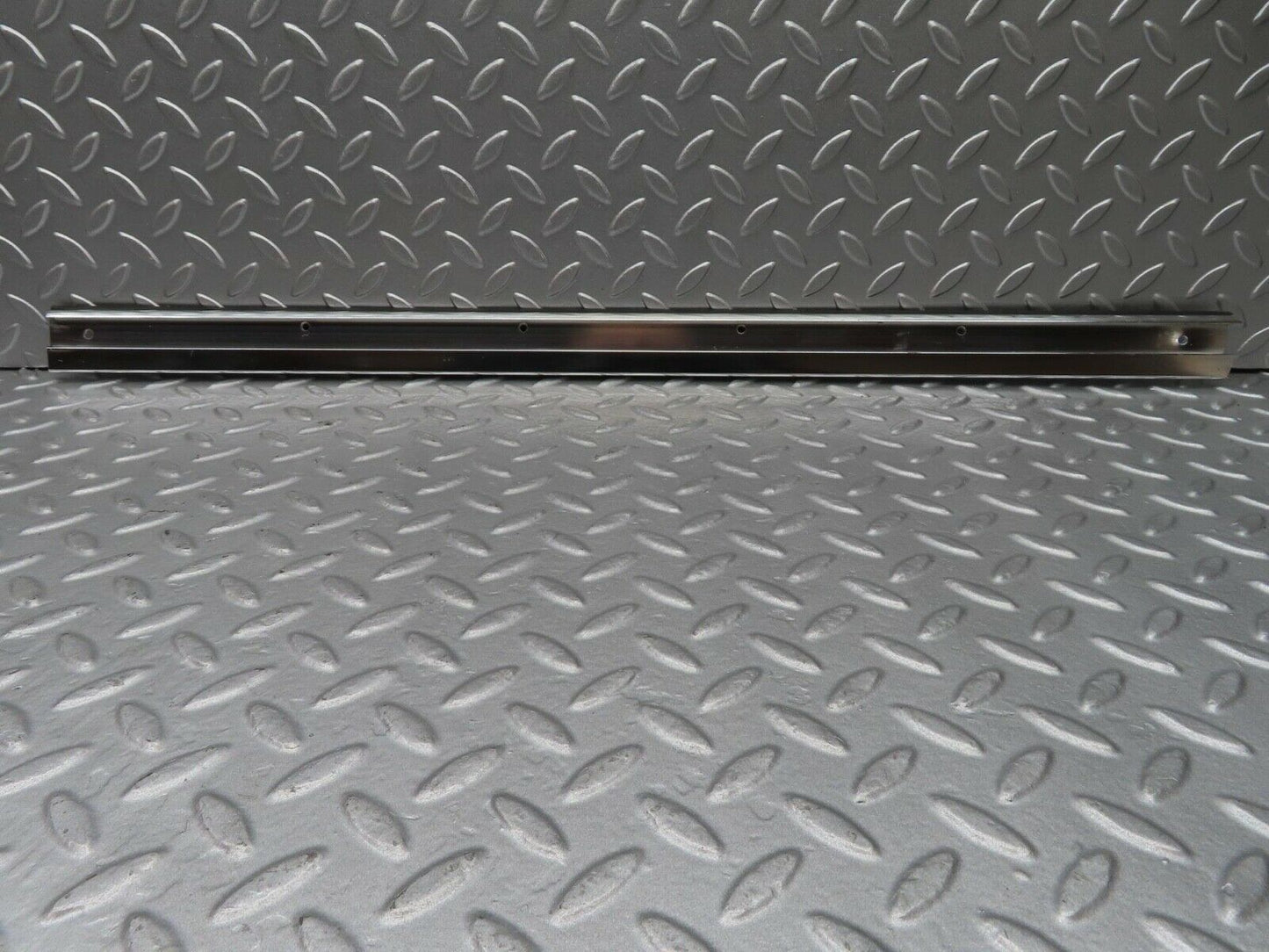 14090 Mercedes-Benz C107 280SLC Roof Chrome Moulding Trim Left Side