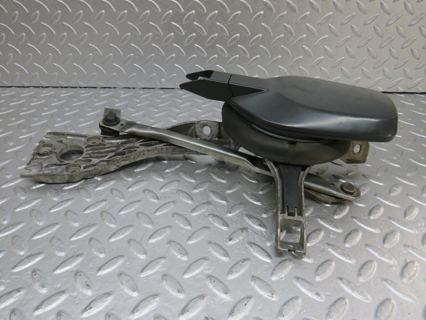 34165 Mercedes-Benz W124 260E Wiper Mechanism Linkage Bosch