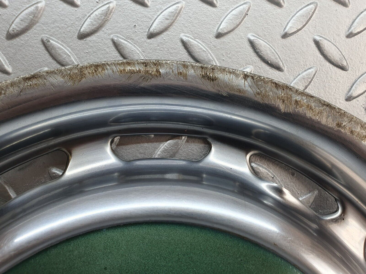 43229 Mercedes-Benz W108 280SE Wheel Hub Cap 14''