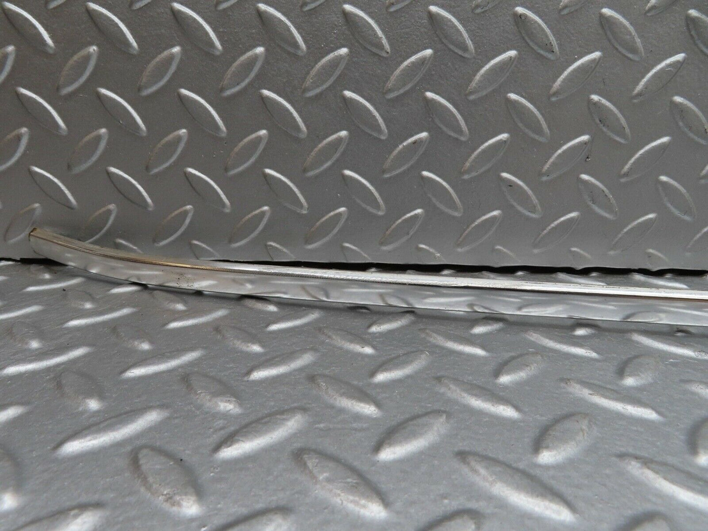 18931 Mercedes-Benz W121 190b Ponton Rear Windscreen Lower Chrome Trim