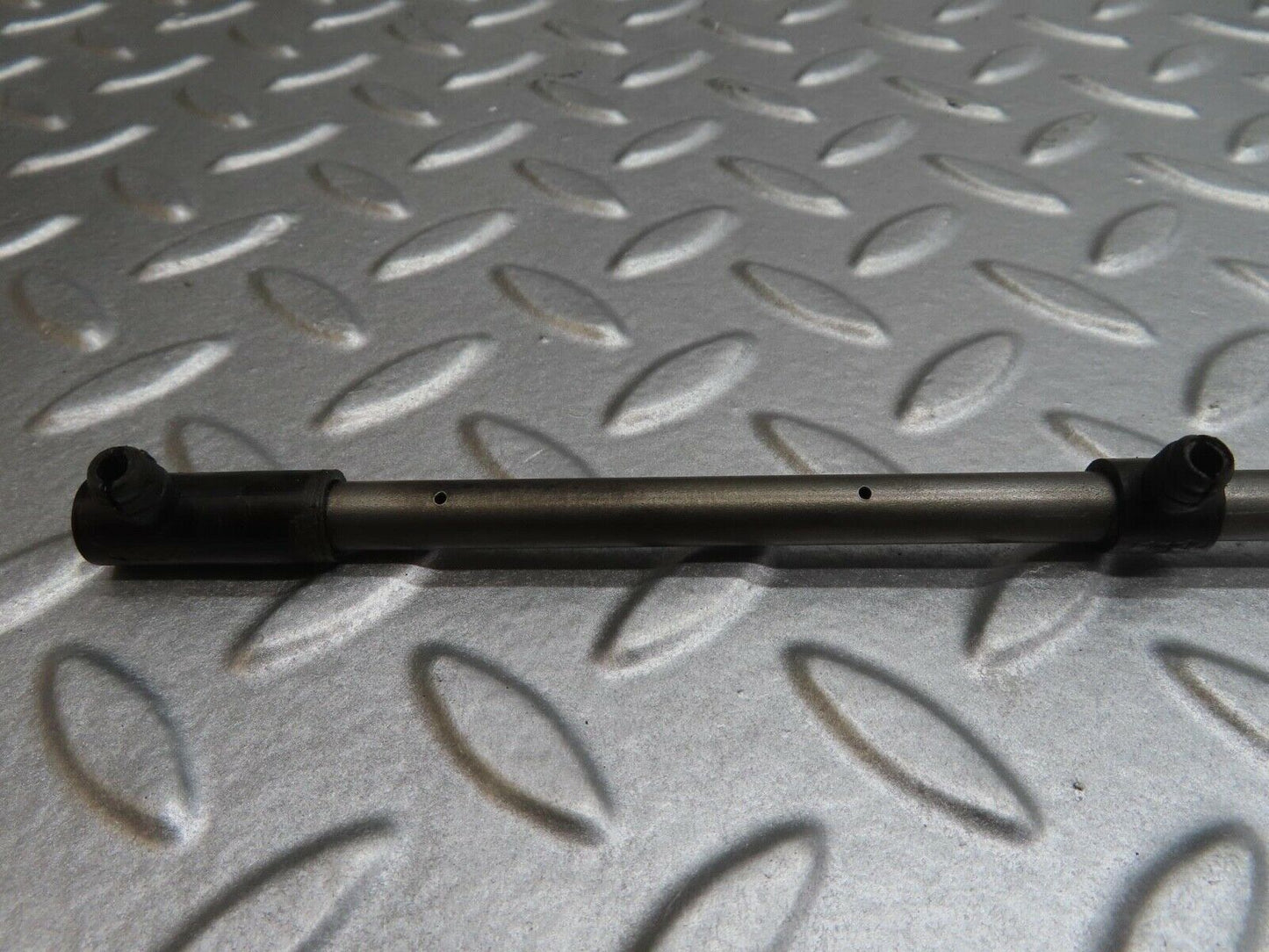 13360 Mercedes-Benz C107 350SLC Coupe Camshaft Oil Tube