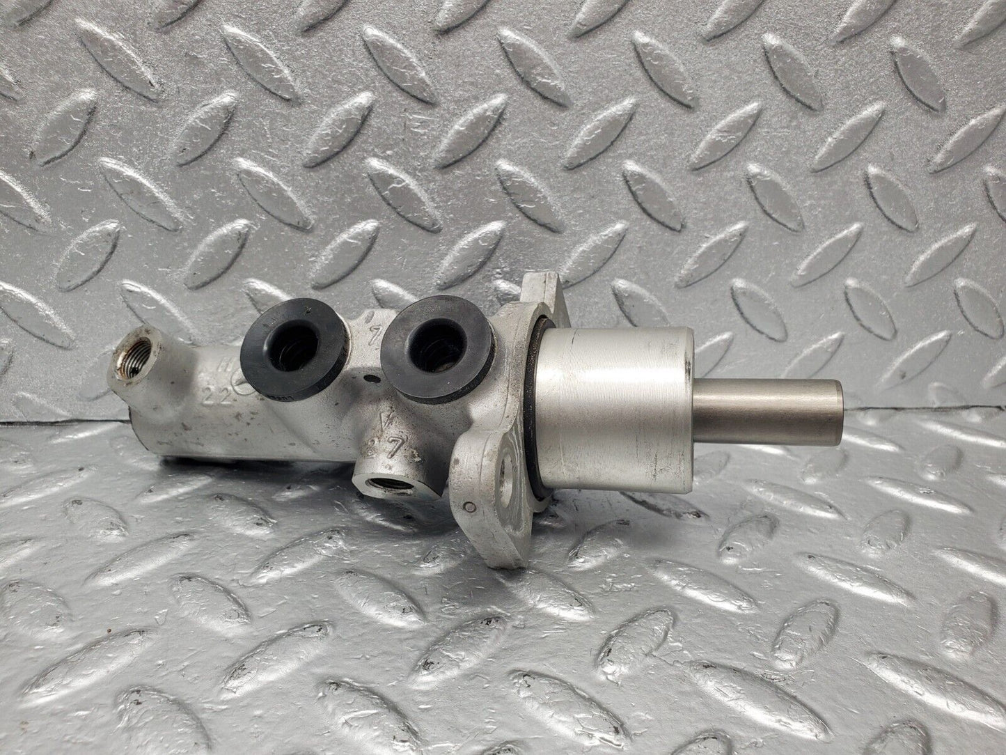 47019 Mercedes-Benz R129 320SL Coupe Brake Master Cylinder Lucas