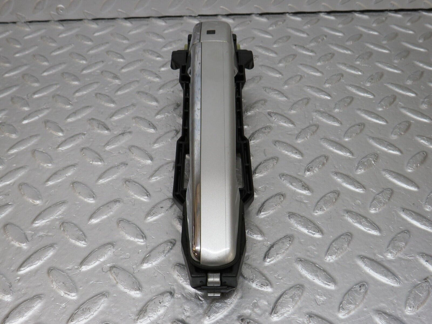 34697 Mercedes-Benz W210 320E Front Left Exterior Door Handle No Key