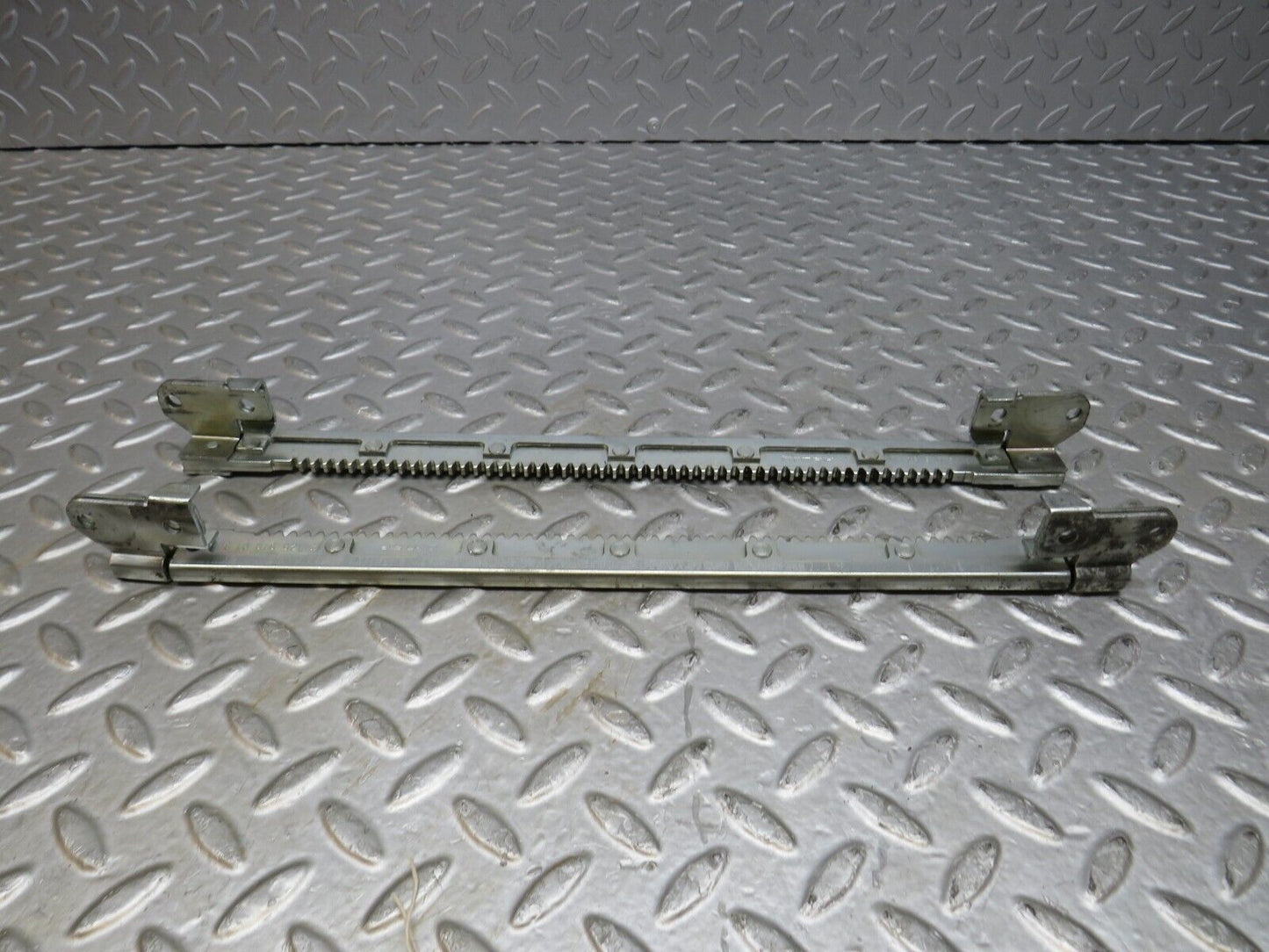 37084 Mercedes-Benz C126 420SEC Coupe Electric Seat Rail Pair 1269100184