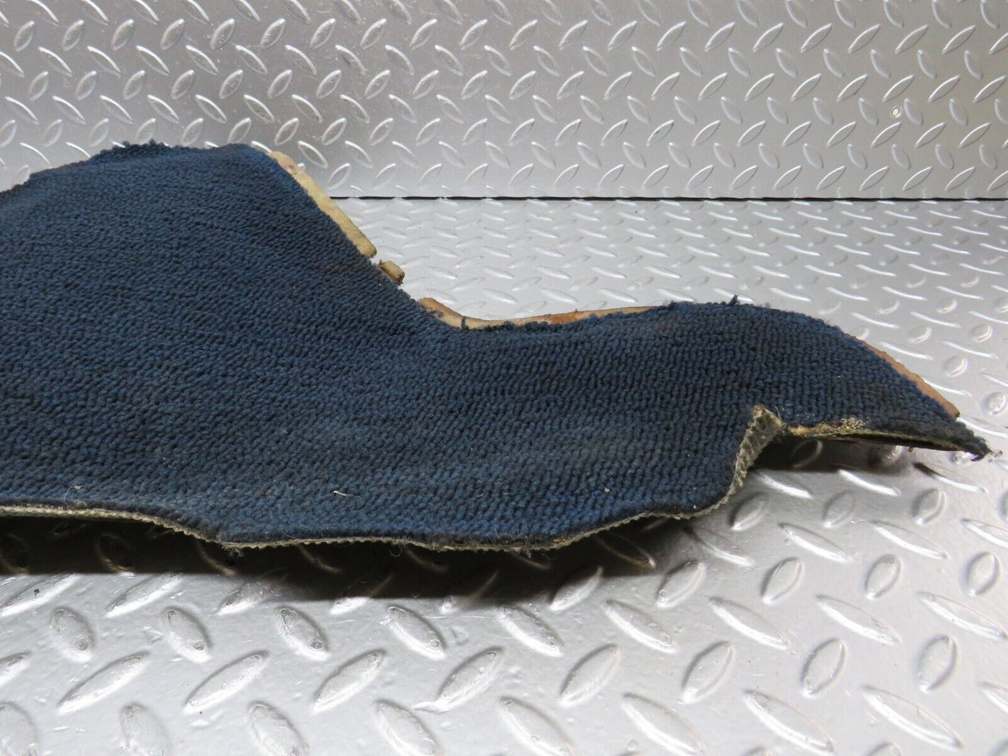 26863 Mercedes-Benz W123 240D Centre Console Carpet Left Side Blue