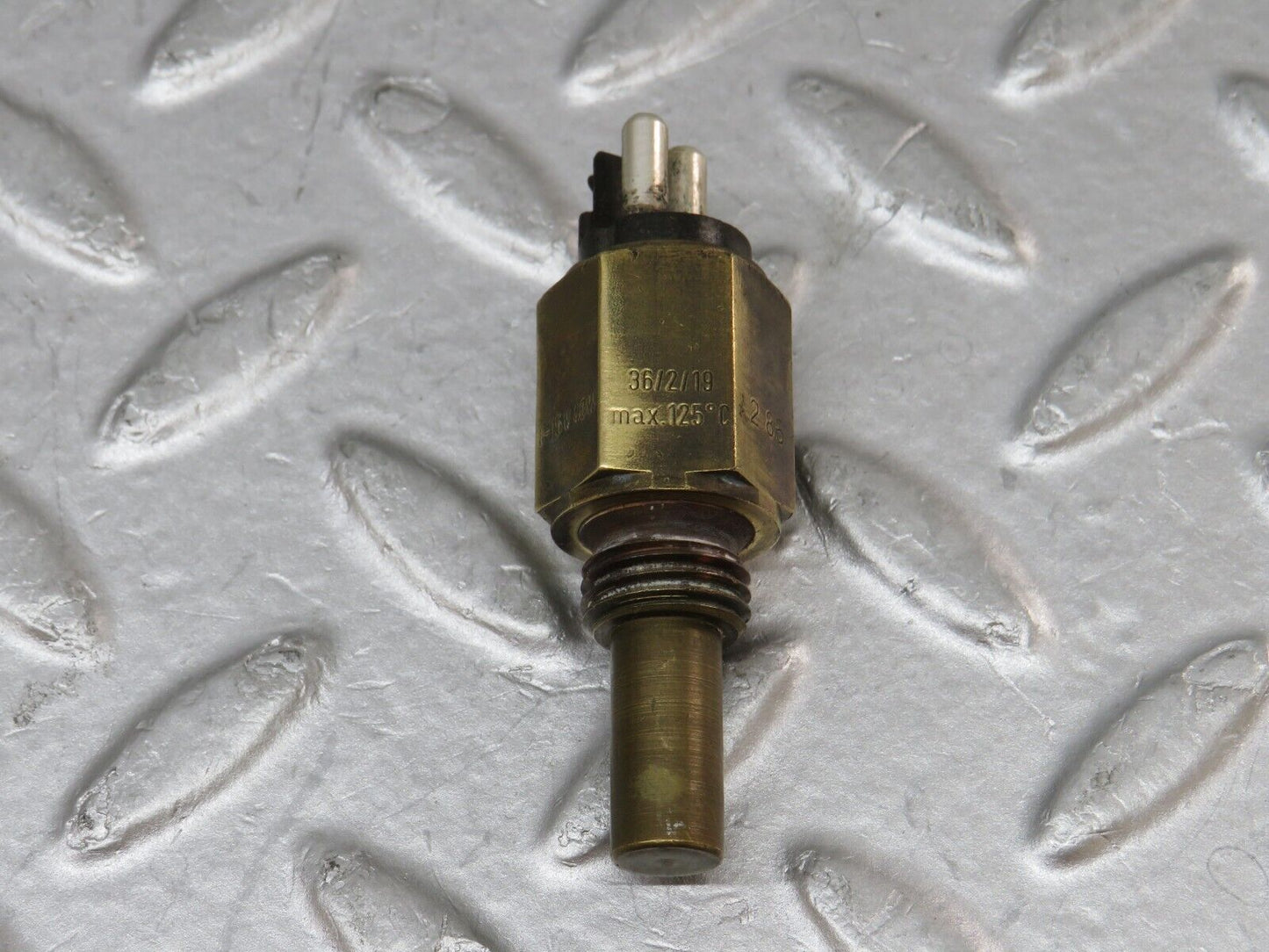 35515 Mercedes-Benz R107 280SL Coupe Temperature Sensor VDO