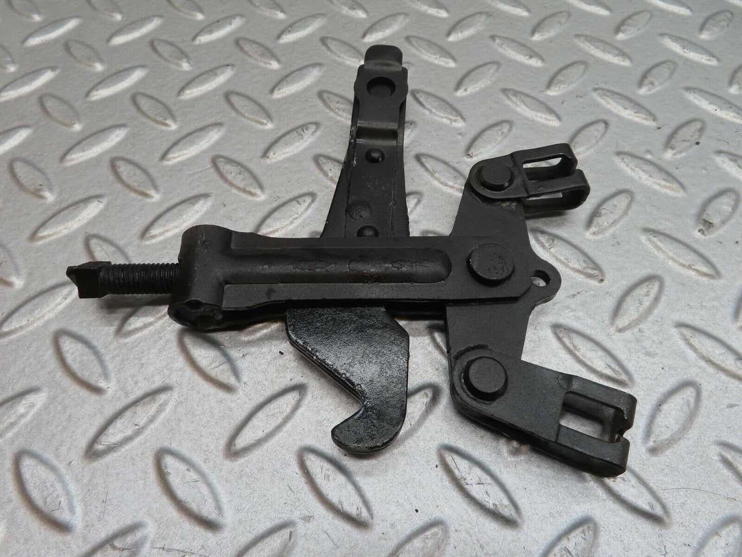 13883 Mercedes-Benz C107 280SLC Handbrake Adjusting Handbrake Regulator