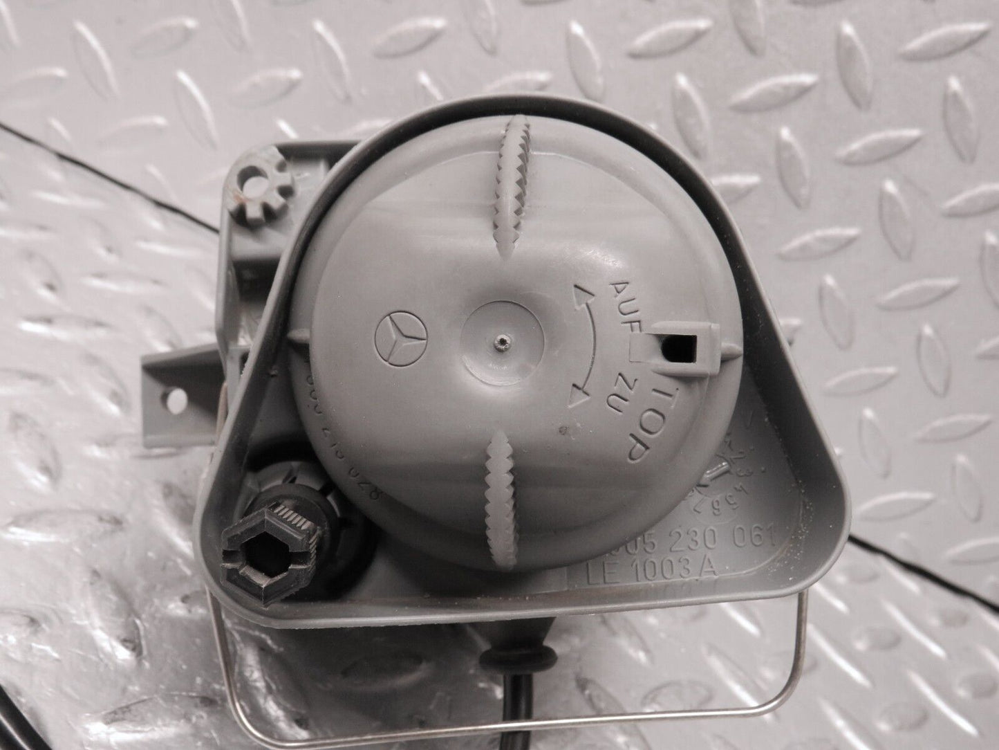 38465 Mercedes-Benz R129 280SL Coupe Front Left Fog Light Bosch 0305120001 1298200156 1305621245
