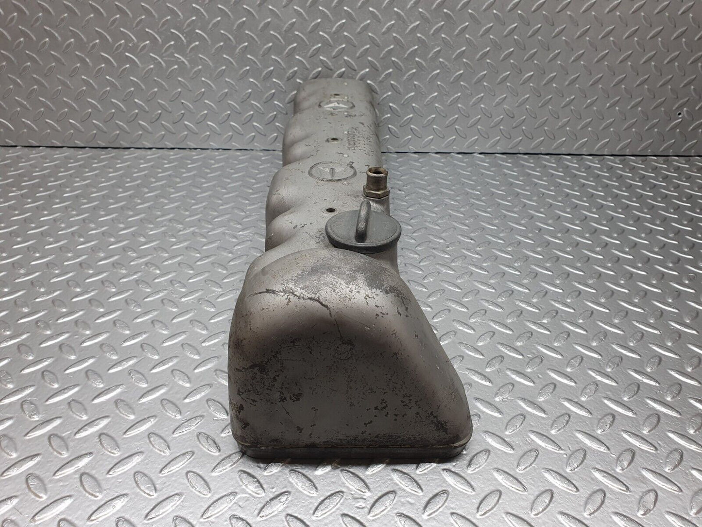 43388 Mercedes-Benz W108 280SE Cylinder Head Valve Cover 1300160005