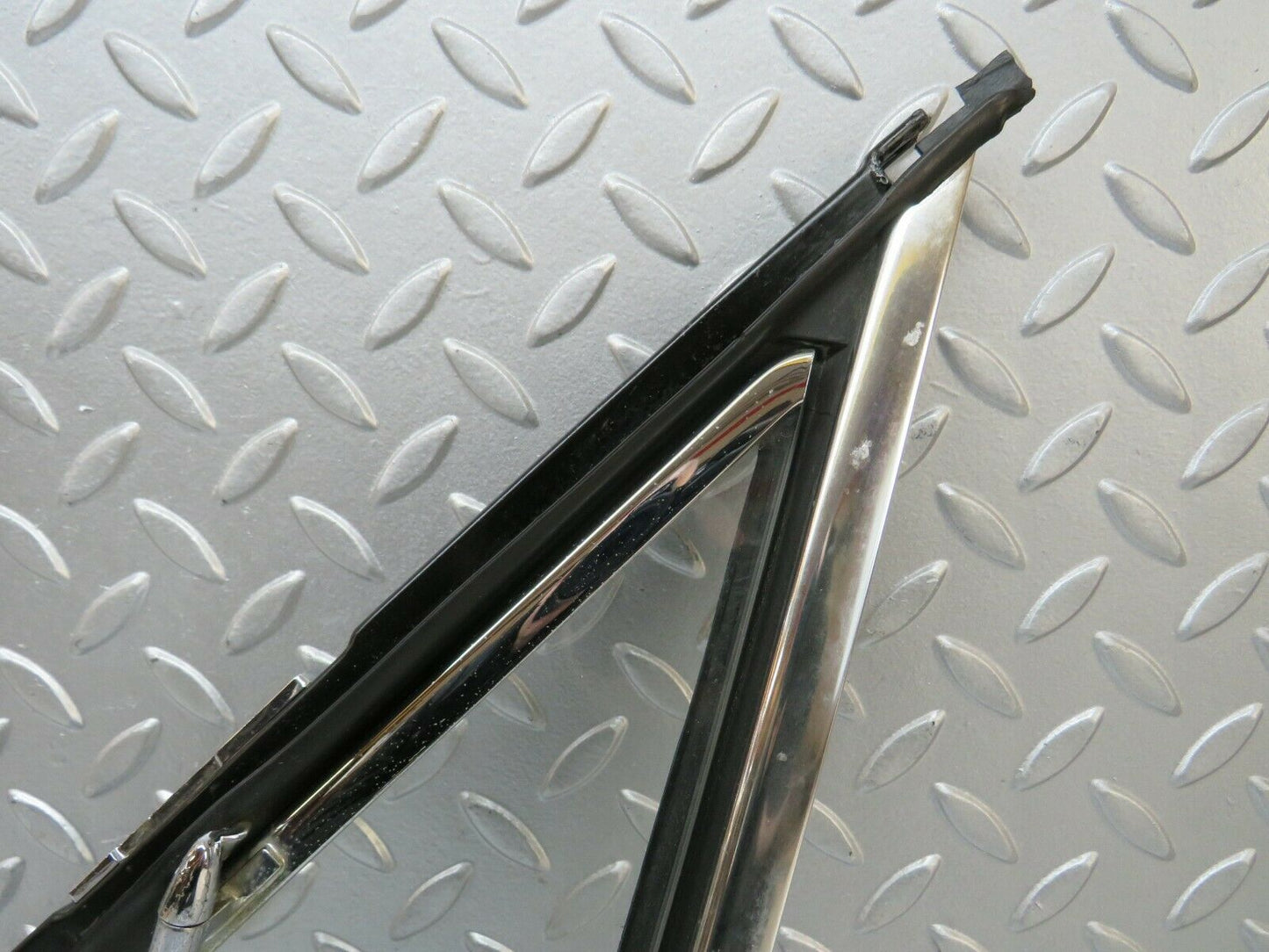 23648 Mercedes-Benz W114 280E Front Left Quarter Window