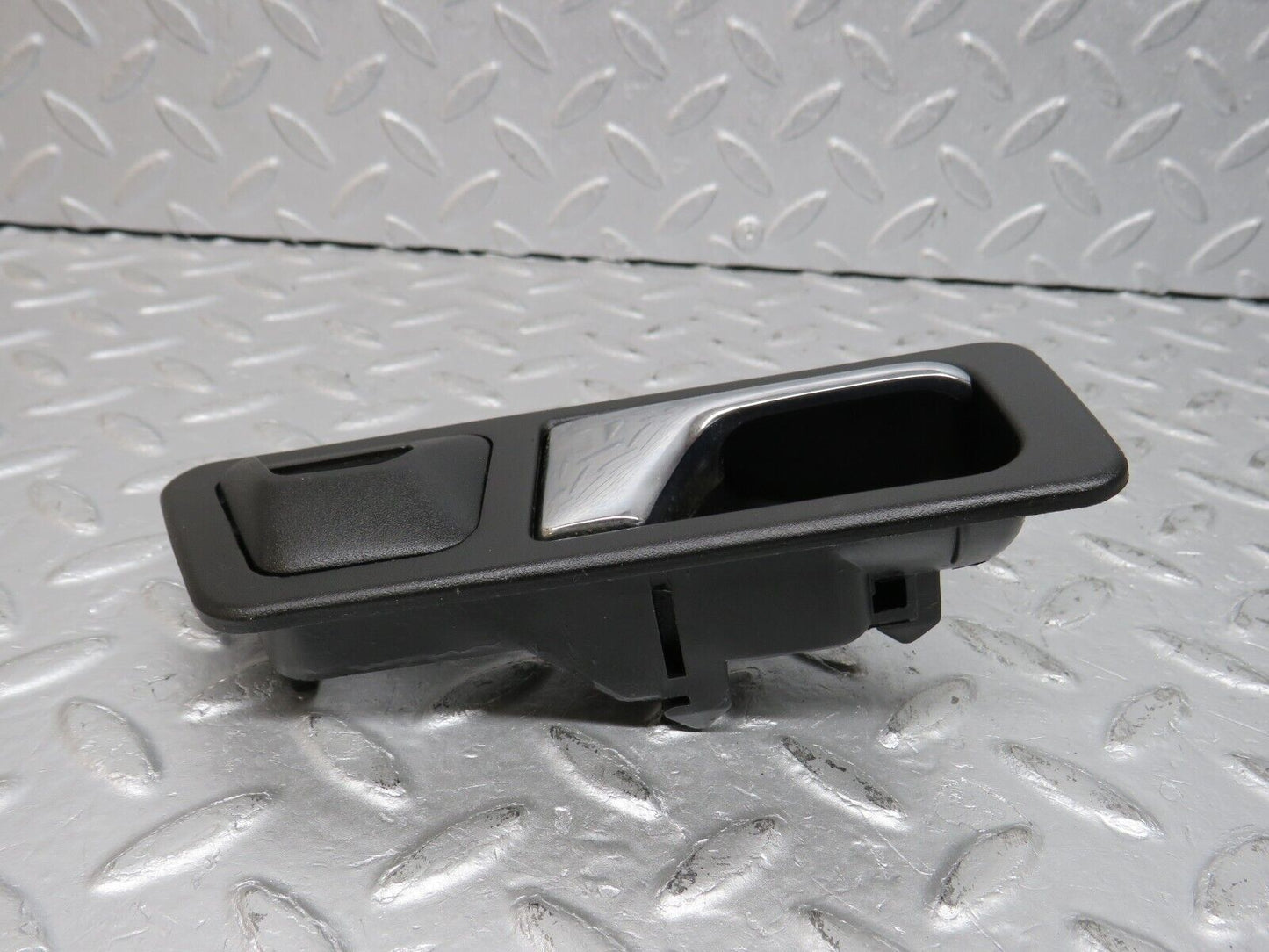 38723 Mercedes-Benz W201 190E 2.6L Rear Right Interior Door Handle 2017660264