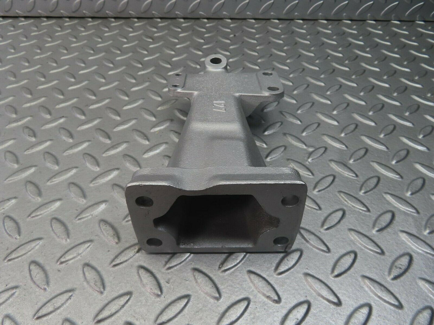 8334 Mercedes-Benz W111 Engine Mount Bracket Left Side 1272230204