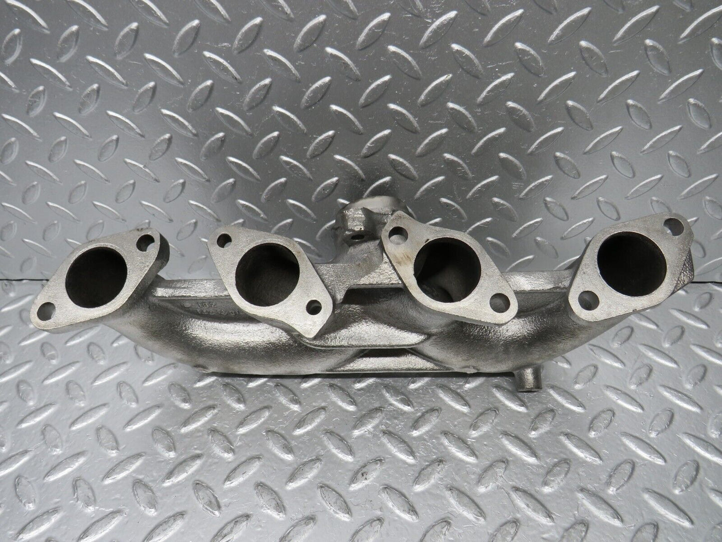30768 Mercedes-Benz W201 190E 2.0L Exhaust Manifold 1021421301