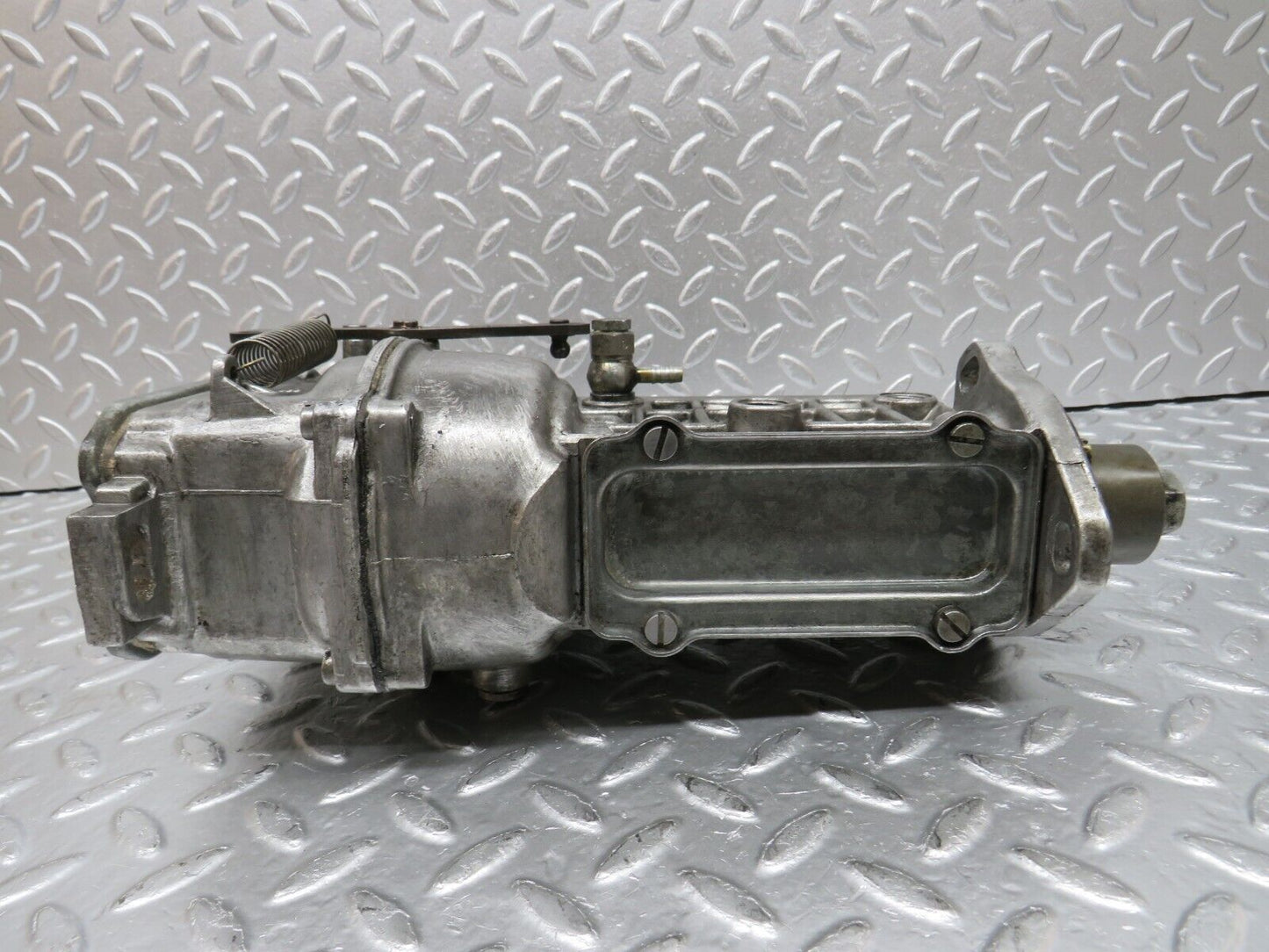 32930 Mercedes-Benz W123 300D Fuel Injection Pump Bosch 6170701901 0400075999