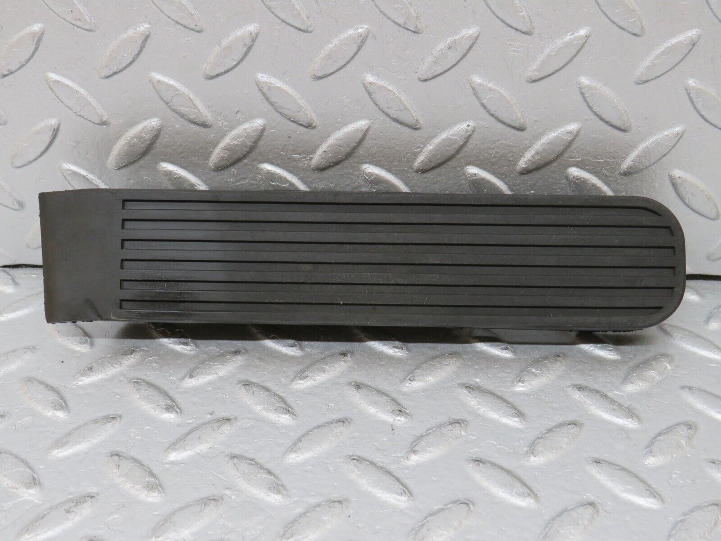 35846 Mercedes-Benz W108 Accelerator Pedal Rubber 1103000002